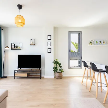 Home2book Bright Apt, Pool & Gym Appartamento
