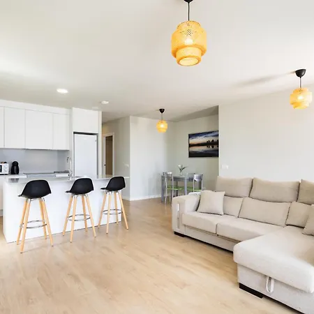 Home2book Bright Apt, Pool & Gym *
